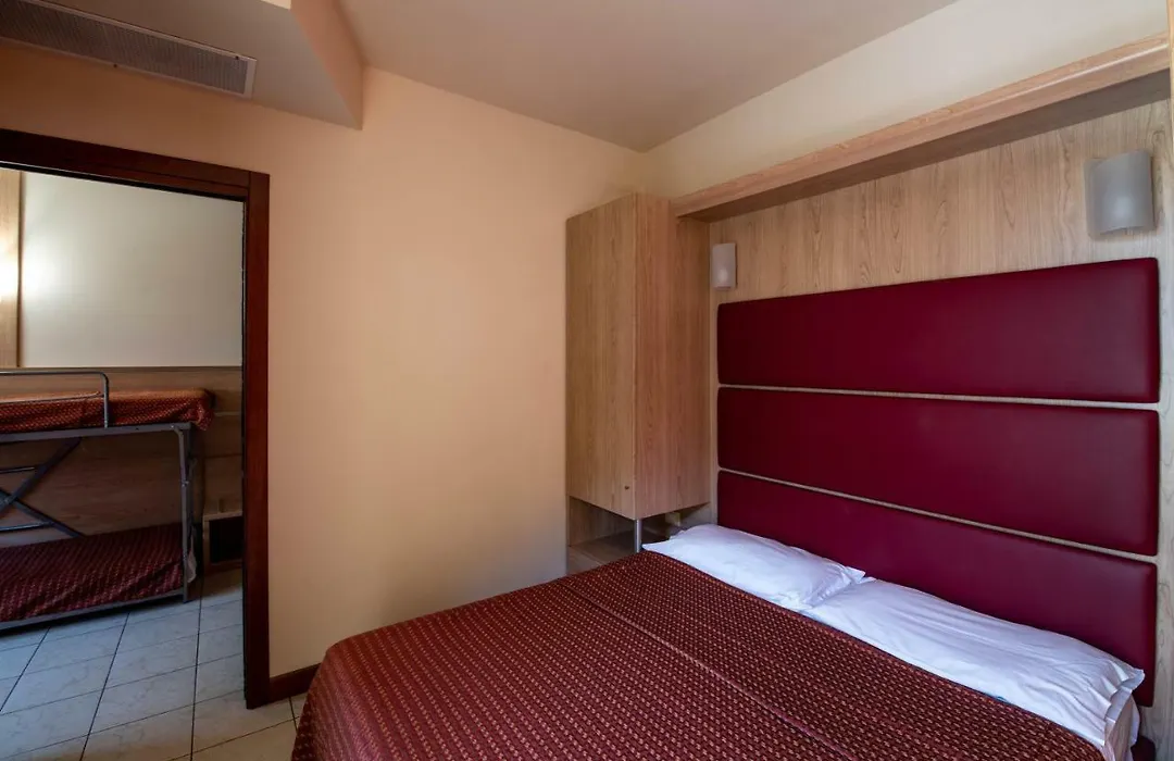 Hotel Mondial-1